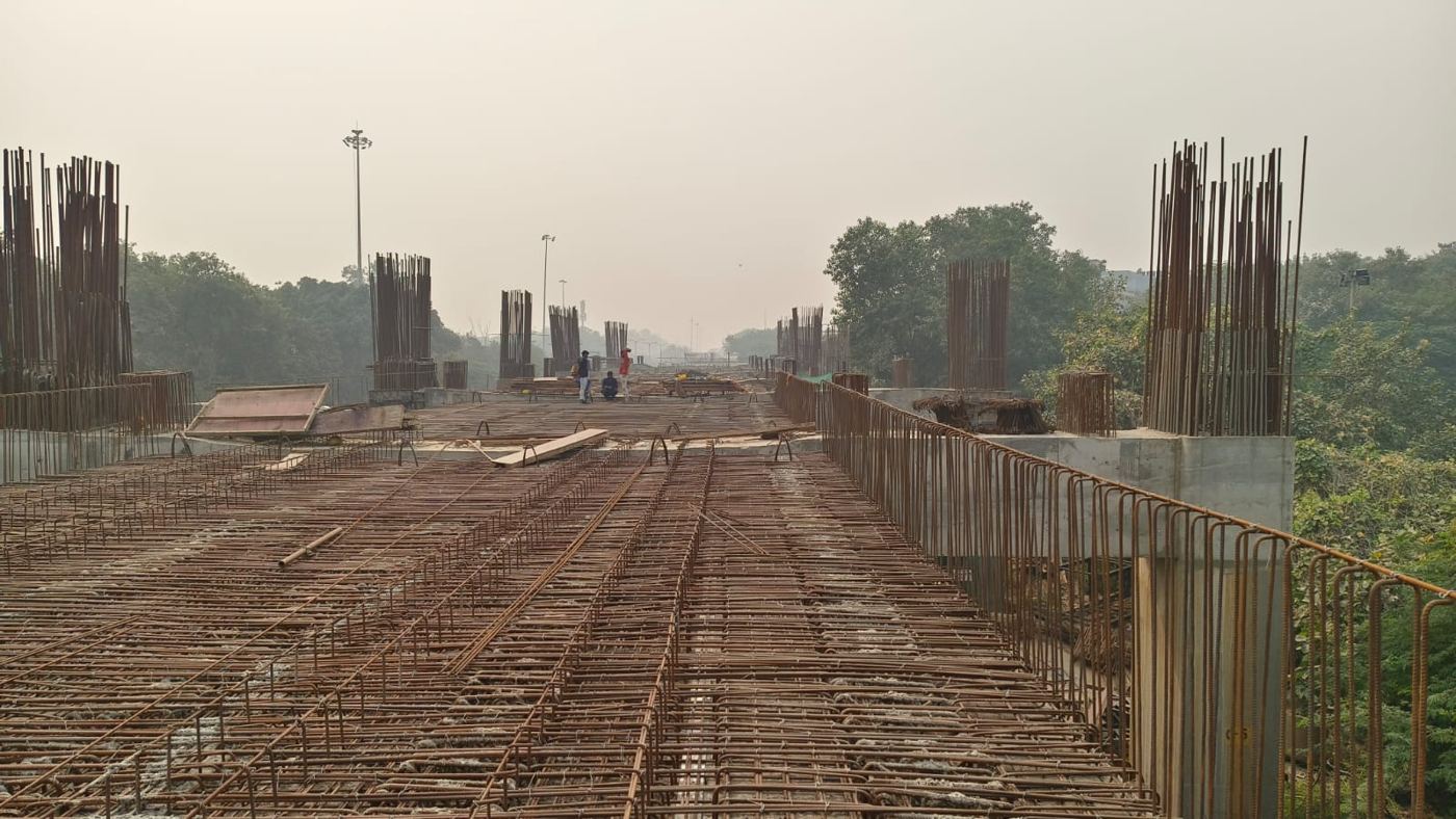 HG Infra — DMRC Peeragarhi — Metro Station Deck